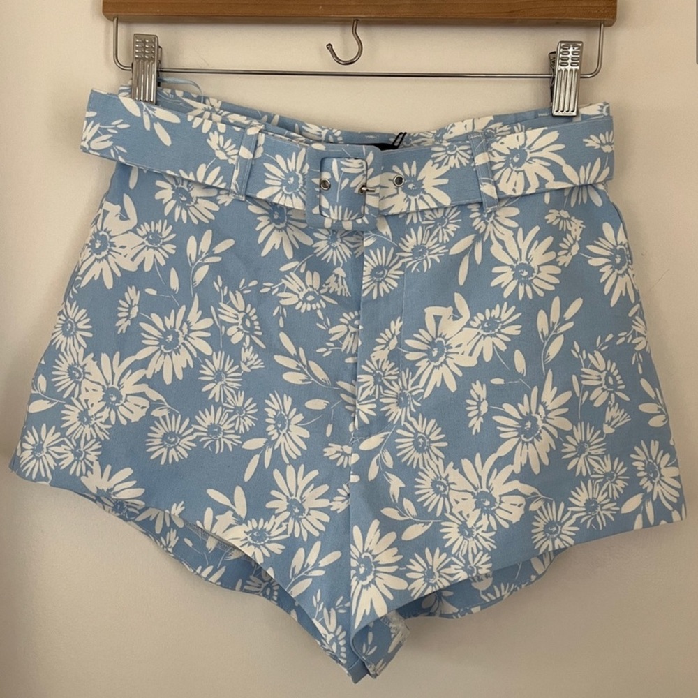 NWT Zara light blue floral linen blend shorts with belt